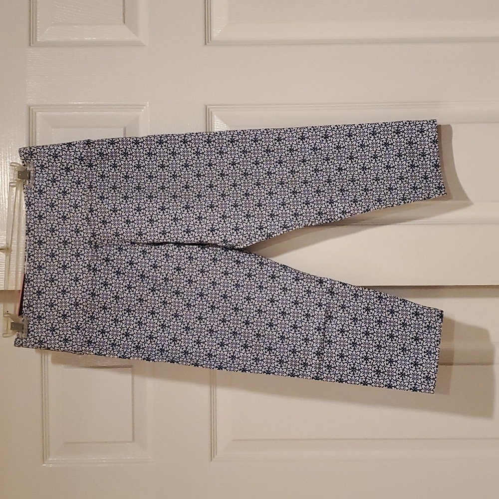 🏵 5/$20 BNWT Capri Legging